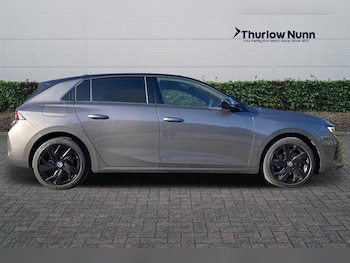 Used Vauxhall Astra 2023 for sale - 76204141: Photo 2