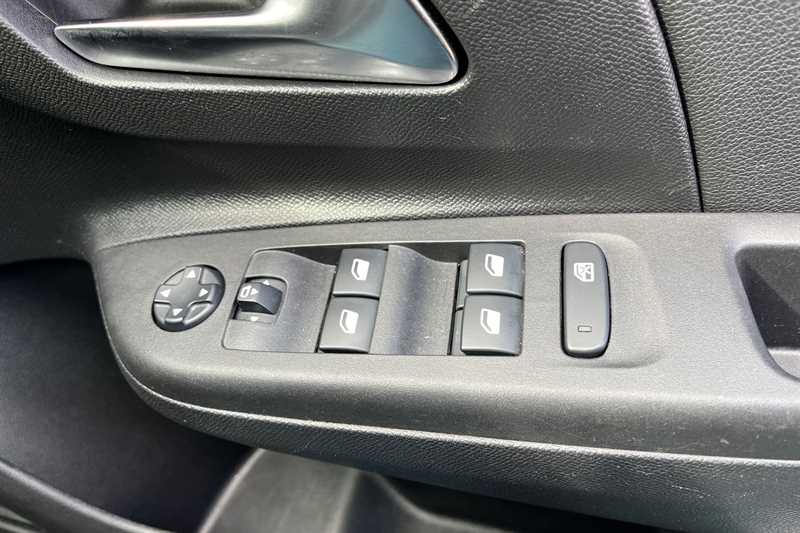 Used Vauxhall Corsa 2022 for sale - 76096120: Photo 16