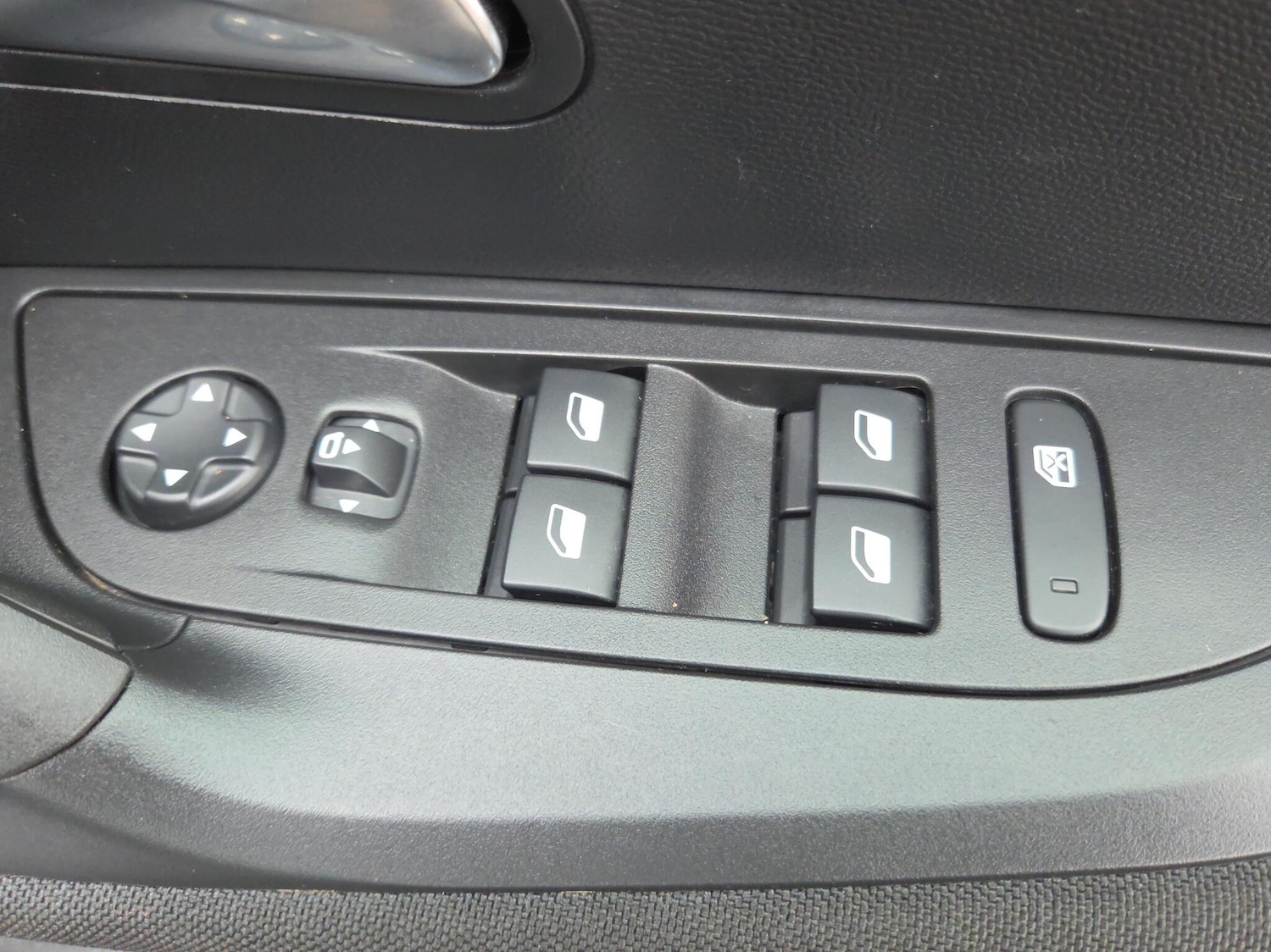 Used Peugeot 2008 2022 for sale - 76673953: Photo 11