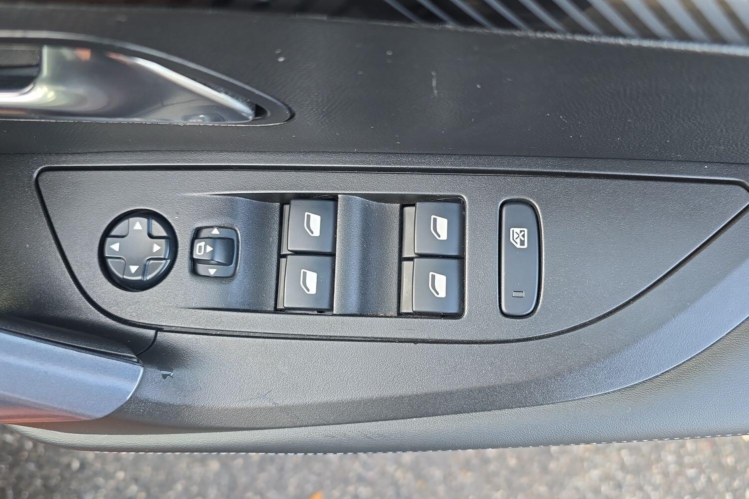 Used Peugeot 2008 2020 for sale - 77665576: Photo 18