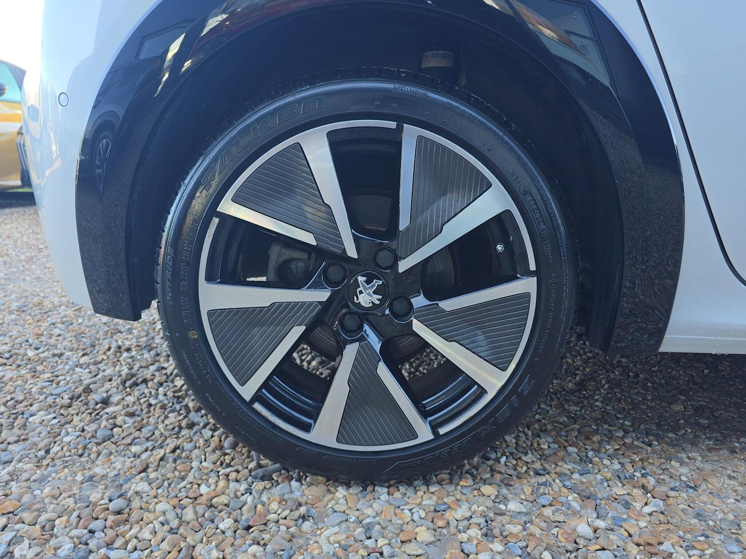 Used Peugeot 208 2021 for sale - 77665571: Photo 15