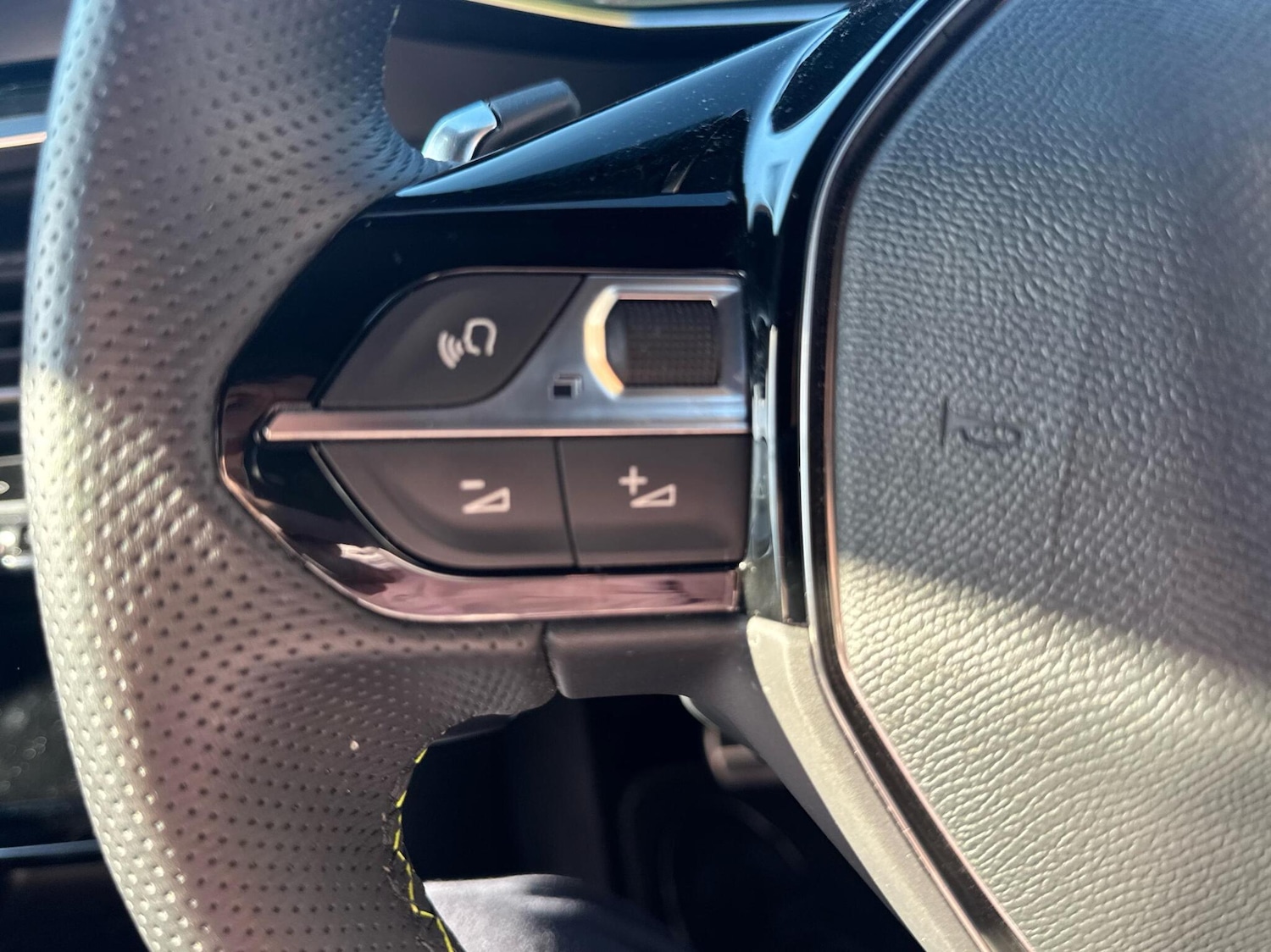 Used Peugeot 2008 2023 for sale - 77450556: Photo 15