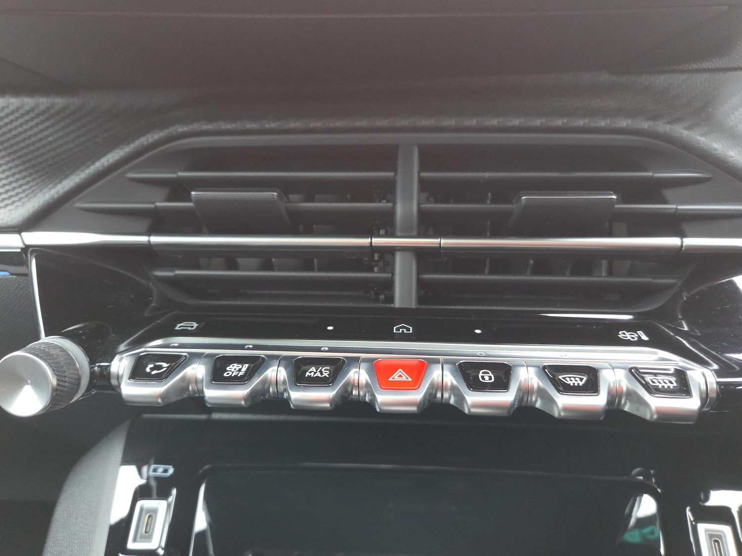 Used Peugeot 2008 2024 for sale - 76678149: Photo 18