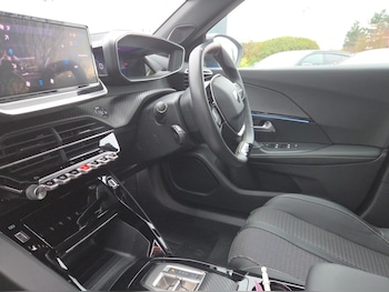 Used Peugeot 2008 2024 for sale - 76678149: Photo