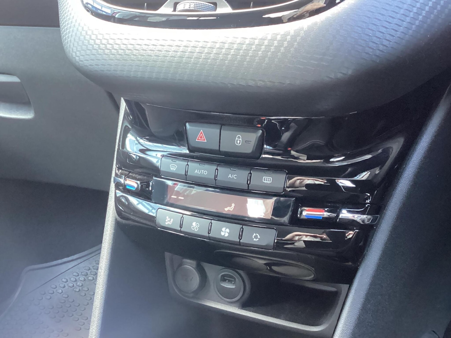 Used Peugeot 208 2019 for sale - 76673765: Photo 23