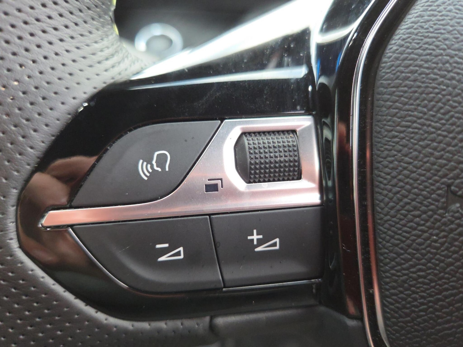 Used Peugeot 2008 2024 for sale - 76677472: Photo 13