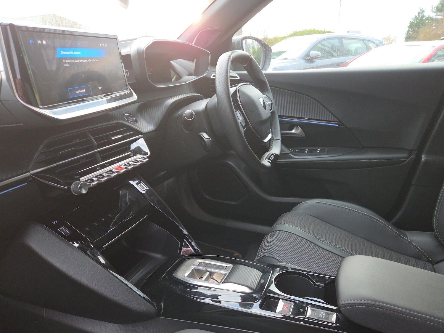 Used Peugeot 2008 2024 for sale - 76677472: Photo 2