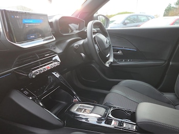 Used Peugeot 2008 2024 for sale - 76677472: Photo