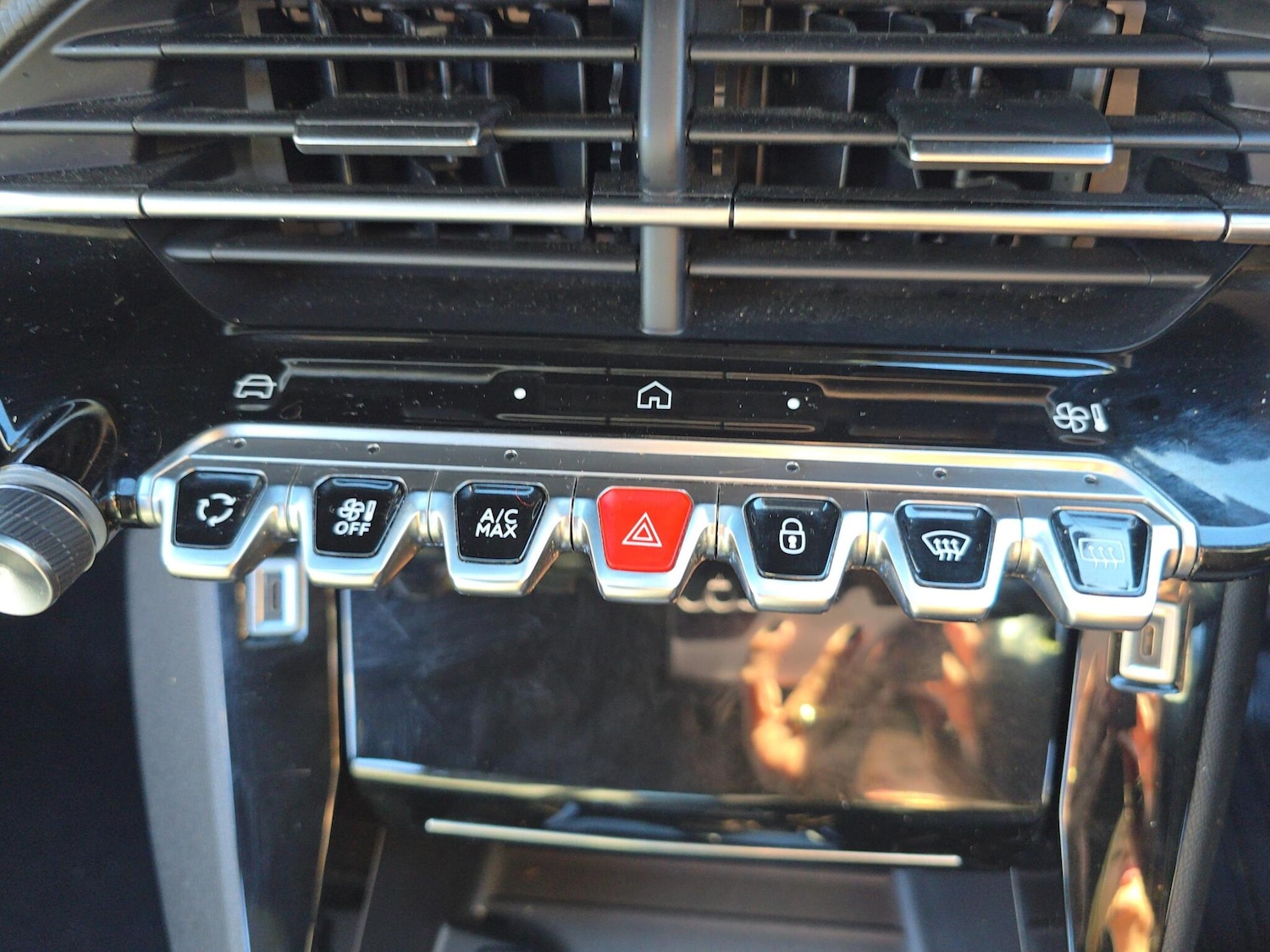 Used Peugeot 2008 2023 for sale - 76676385: Photo 10