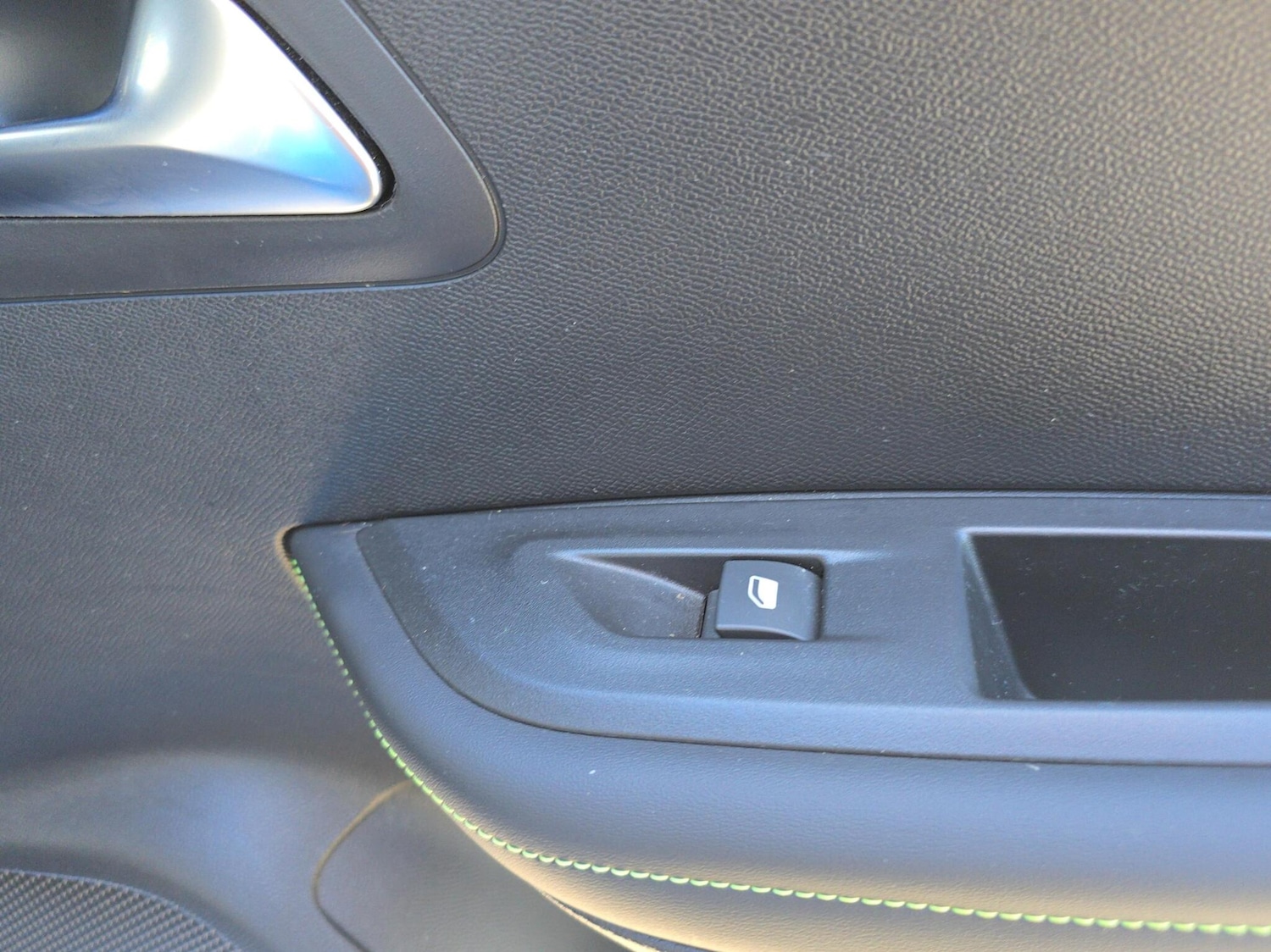 Used Peugeot 2008 2023 for sale - 76676385: Photo 14