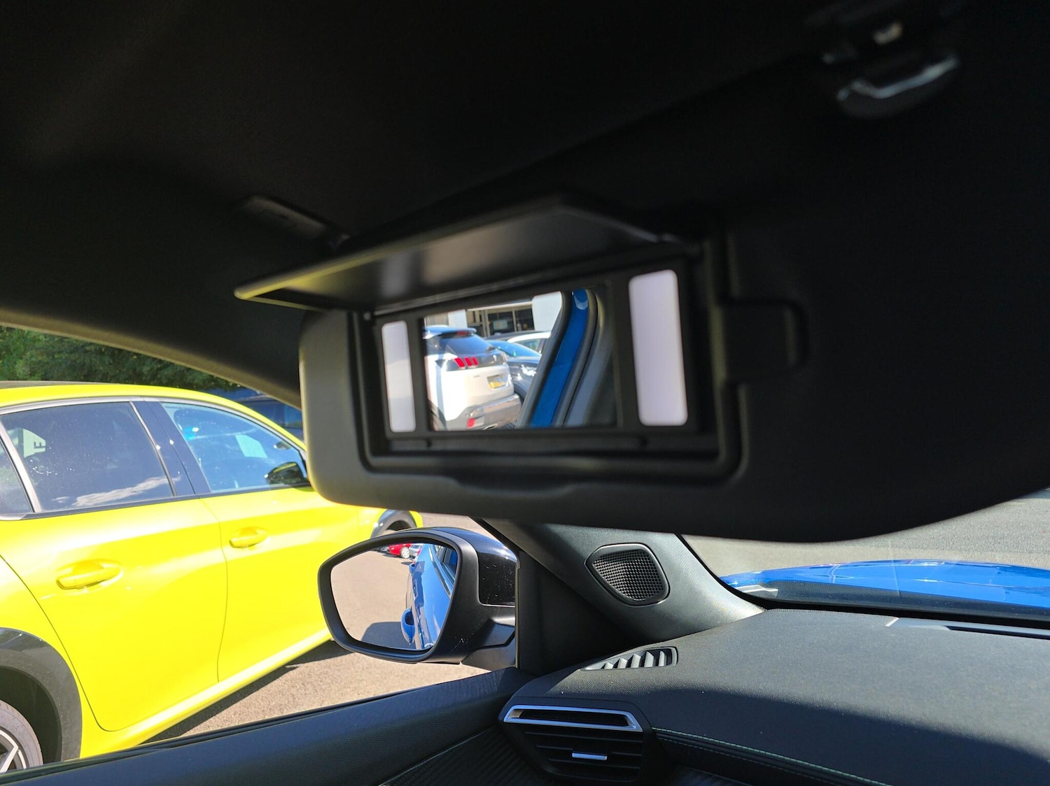 Used Peugeot 2008 2023 for sale - 76676385: Photo 21