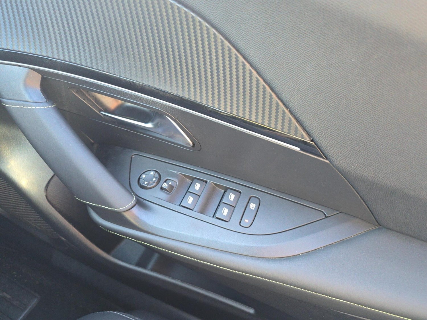 Used Peugeot 2008 2023 for sale - 76676385: Photo 23