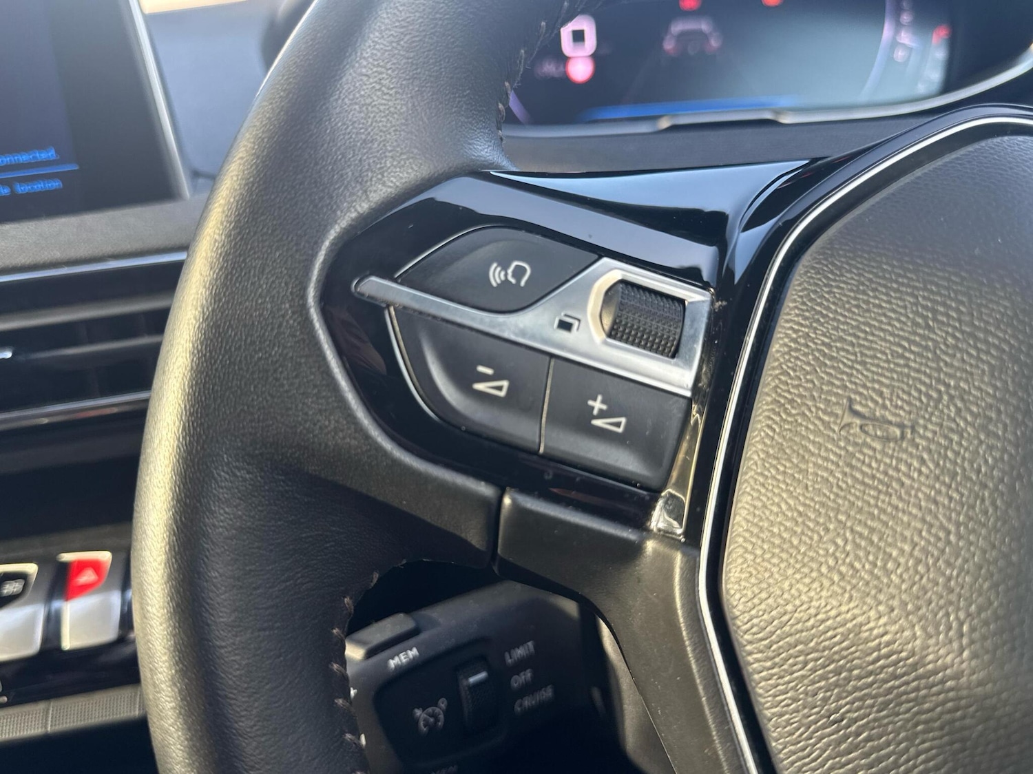 Used Peugeot 5008 2023 for sale - 76676463: Photo 17