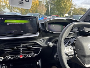 Used Peugeot 2008 2023 for sale - 76231168: Photo