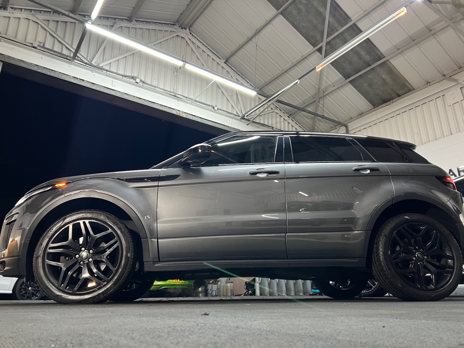 Used Land Rover Range Rover Evoque 2018 for sale - 76961005: Photo 2