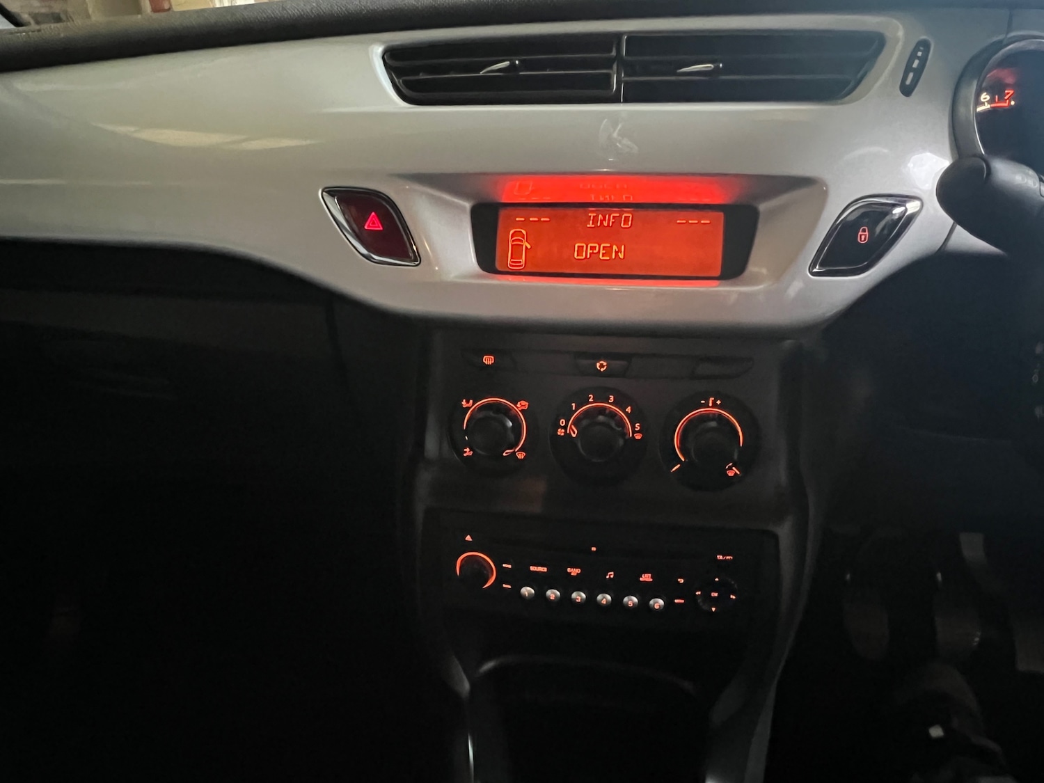 Used DS Automobiles DS 3 2016 for sale - 77378031: Photo 10