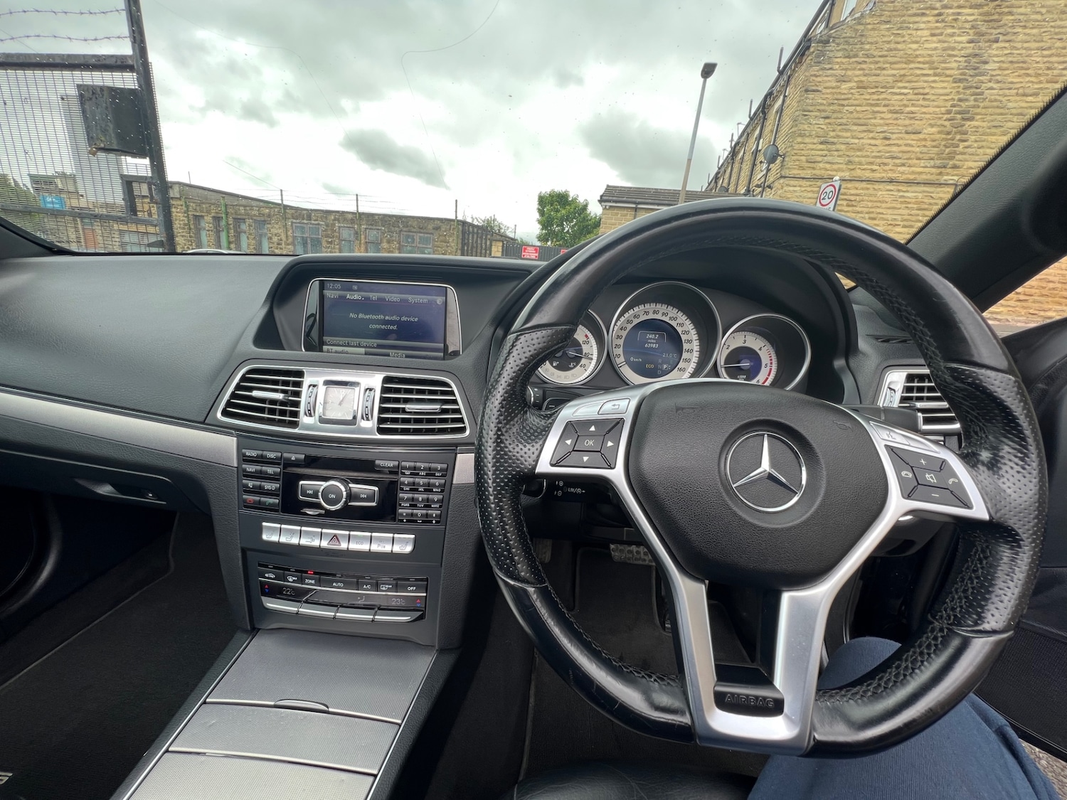 Used Mercedes-Benz E Class 2014 for sale - 76402210: Photo 14