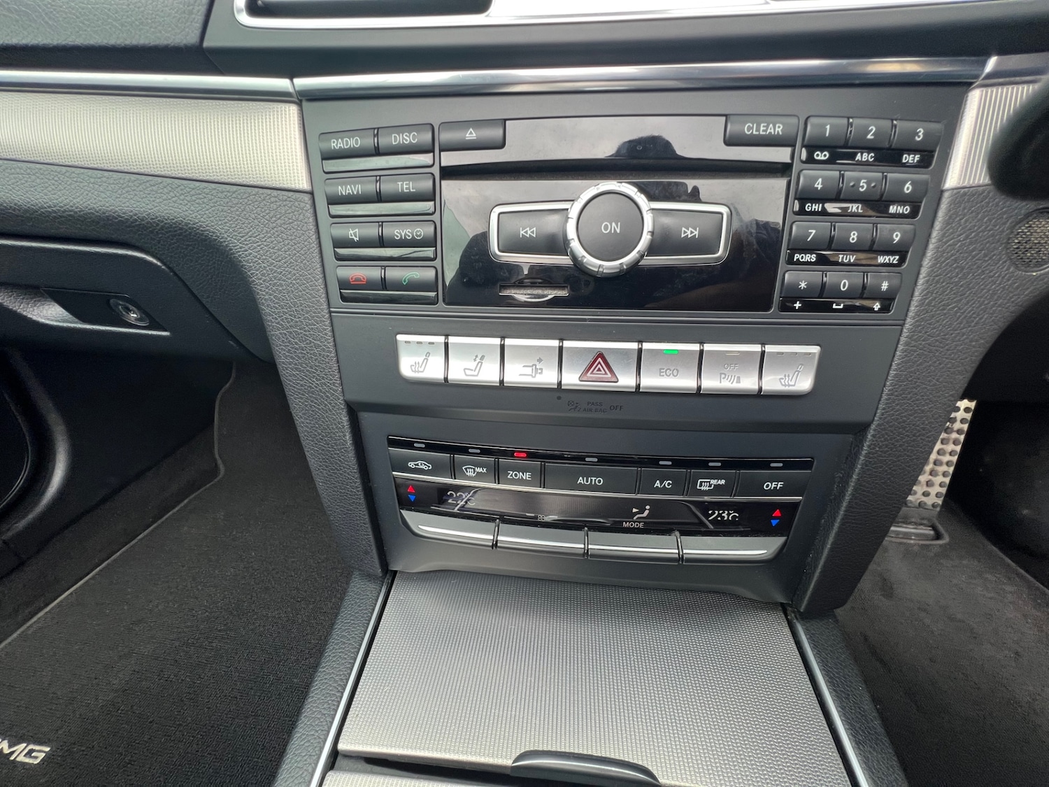 Used Mercedes-Benz E Class 2014 for sale - 76402210: Photo 15