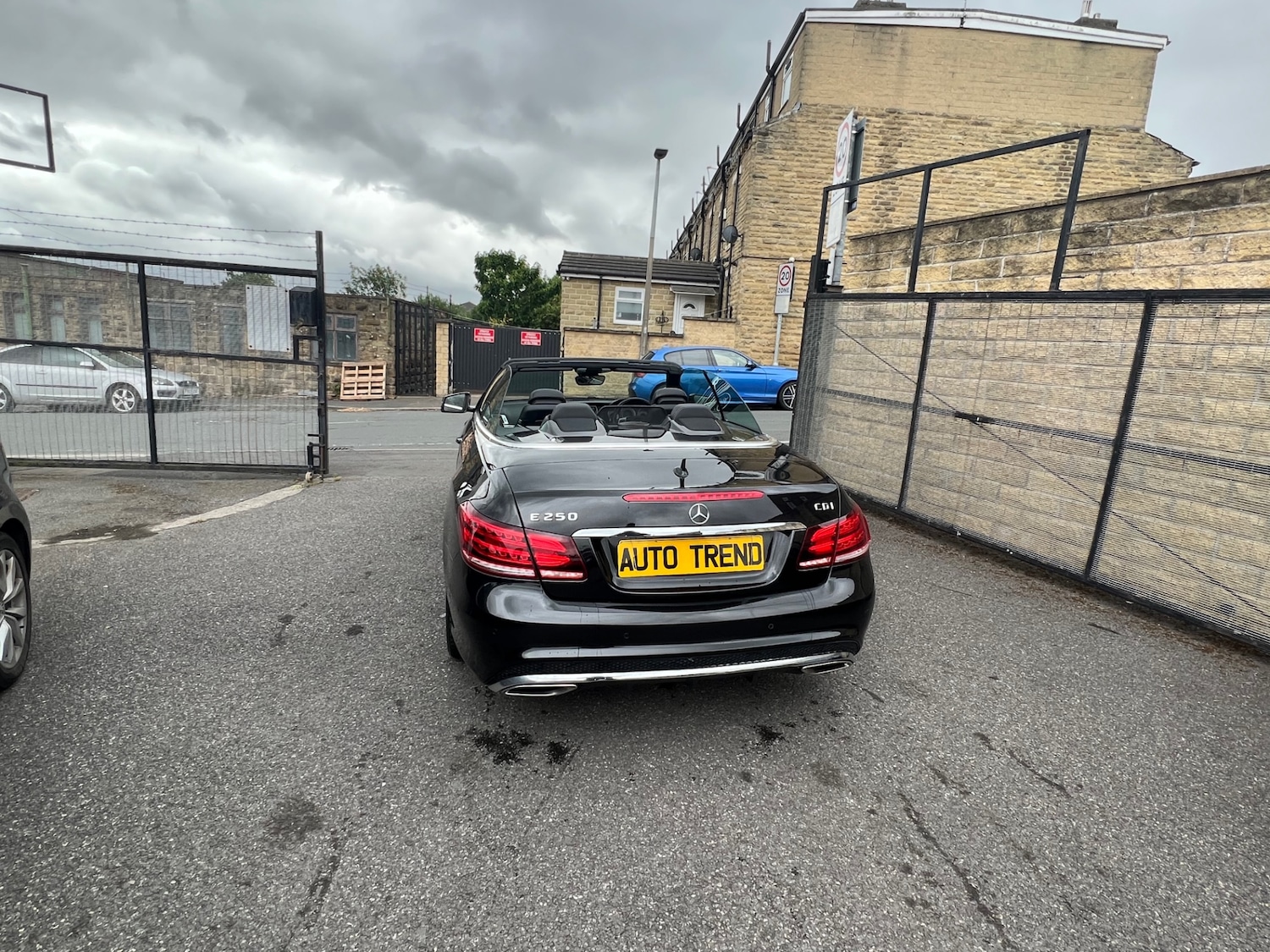 Used Mercedes-Benz E Class 2014 for sale - 76402210: Photo 27