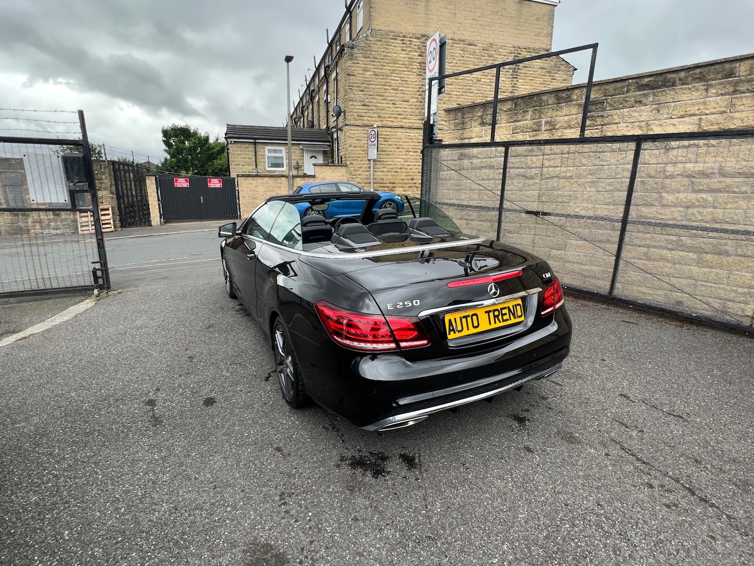 Used Mercedes-Benz E Class 2014 for sale - 76402210: Photo 5