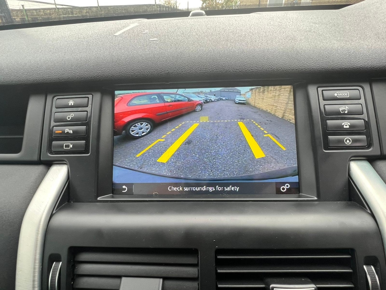 Used Land Rover Discovery Sport 2018 for sale - 76314049: Photo 11