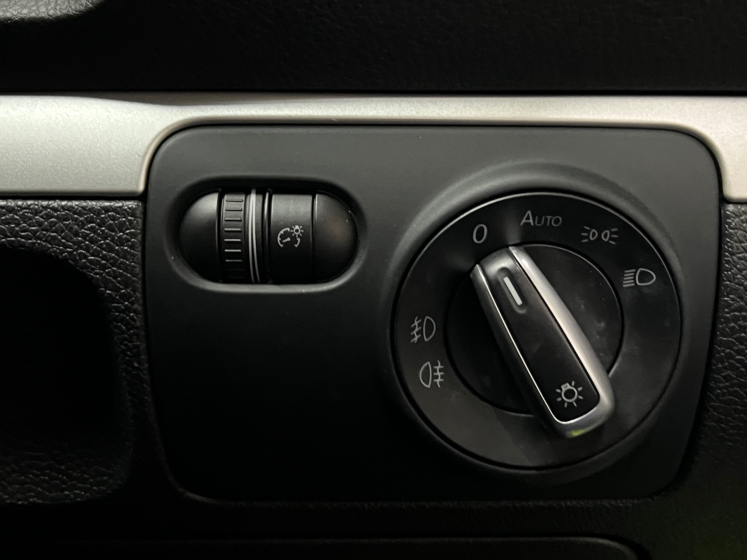 Used Volkswagen Scirocco 2009 for sale - 76861964: Photo 12