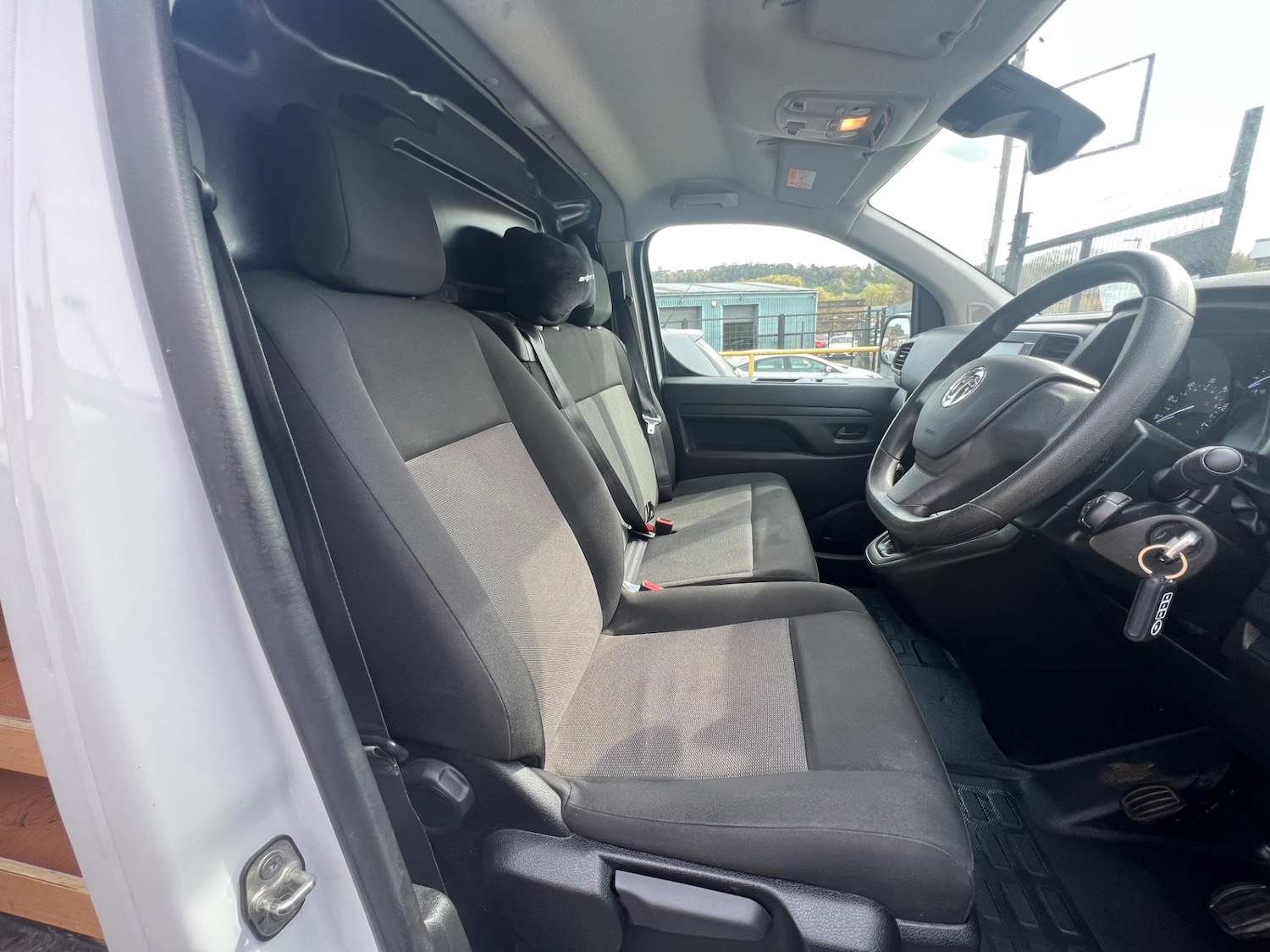Used Vauxhall Vivaro 2023 for sale - 78197770: Photo 2