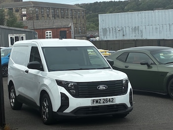 Used Ford Transit Courier 2024 for sale - 79102312: Photo