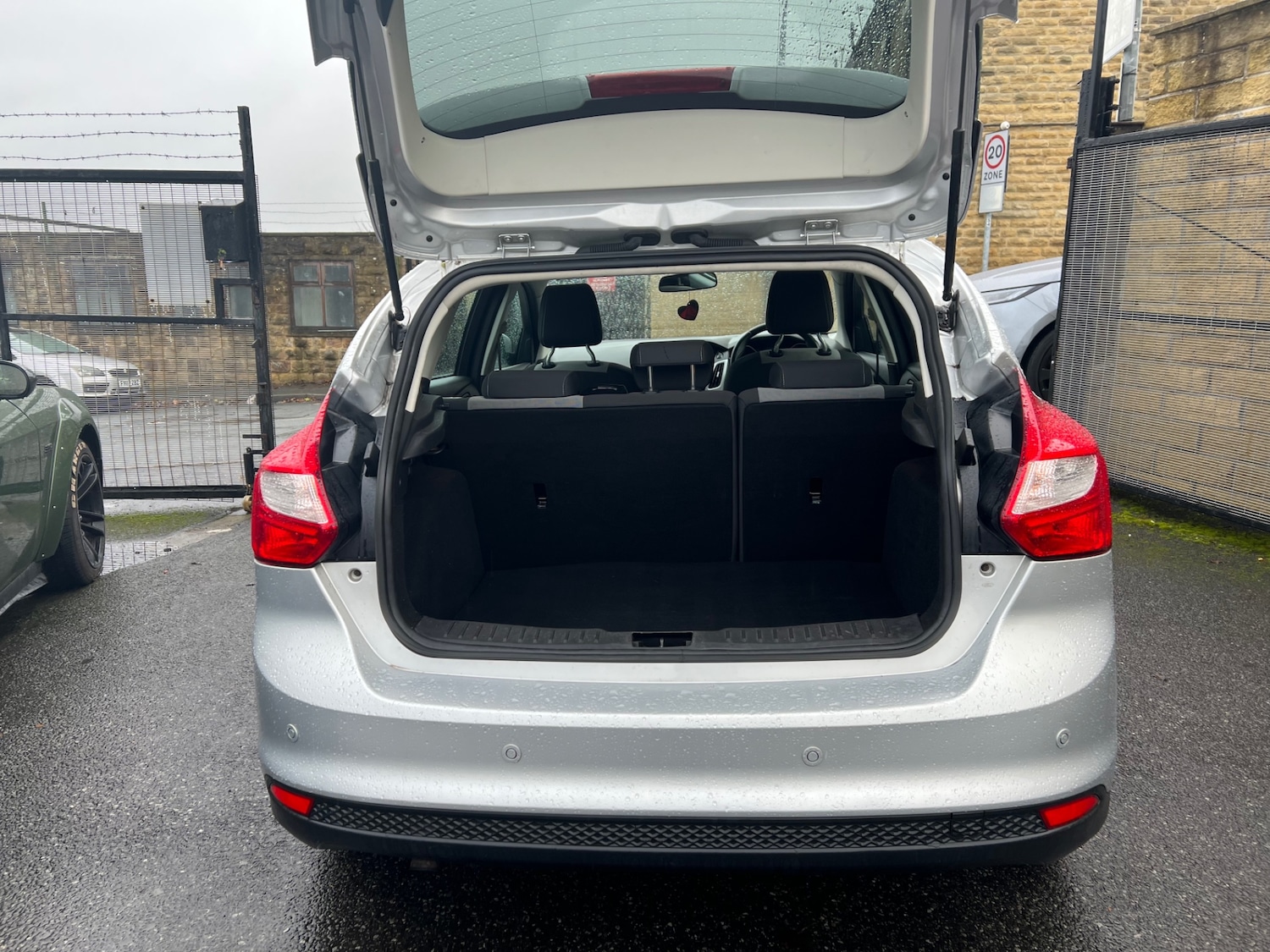 Used Ford Focus 2013 for sale - 76748094: Photo 17