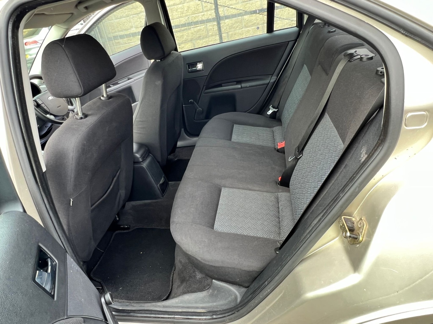 Used Ford Mondeo 2005 for sale - 75864882: Photo 8