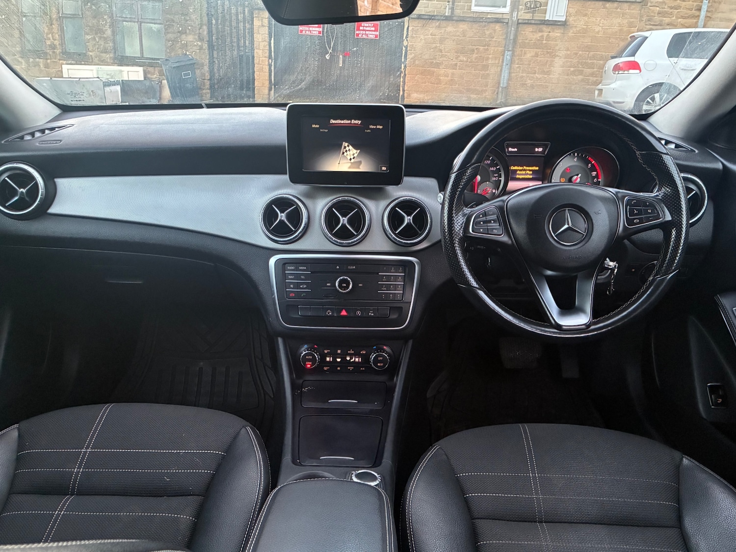 Used Mercedes-Benz CLA 2015 for sale - 77127579: Photo 4