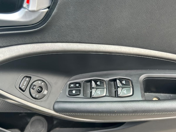 Used Hyundai Santa Fe 2017 for sale - 74822027: Photo 10