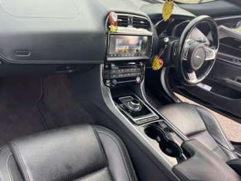 Used Jaguar XE 2017 for sale - 74406982: Photo