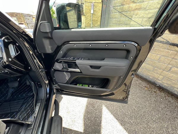 Used Land Rover Defender 2022 for sale - 75542259: Photo 16