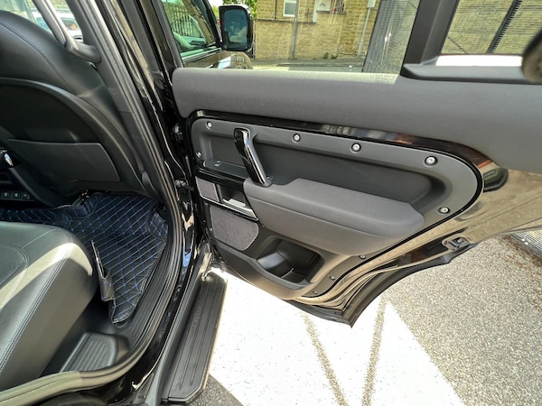 Used Land Rover Defender 2022 for sale - 75542259: Photo 23