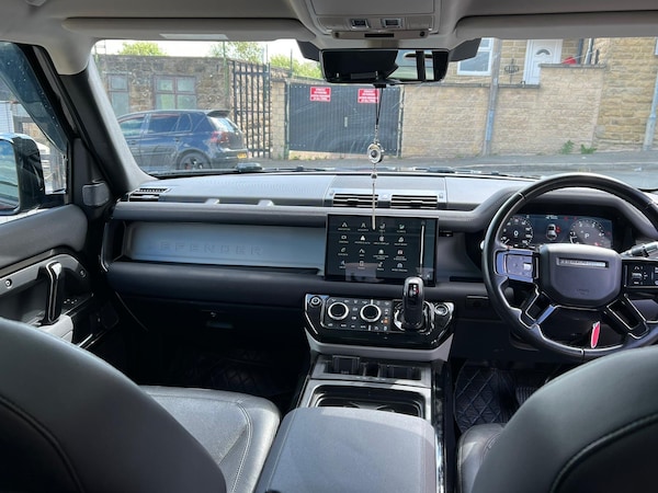 Used Land Rover Defender 2022 for sale - 75542259: Photo 44