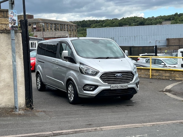 Used Ford Tourneo Custom 2018 for sale - 76288375: Photo 2