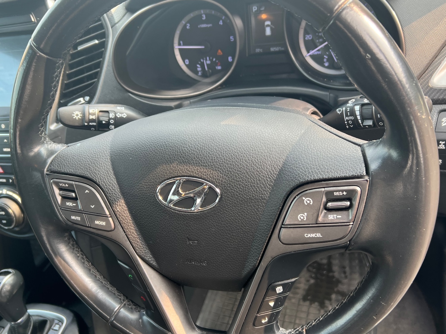 Used Hyundai Santa Fe 2017 for sale - 77675754: Photo 10