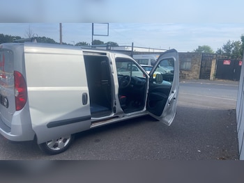 Used Vauxhall Combo 2015 for sale - 79417274: Photo