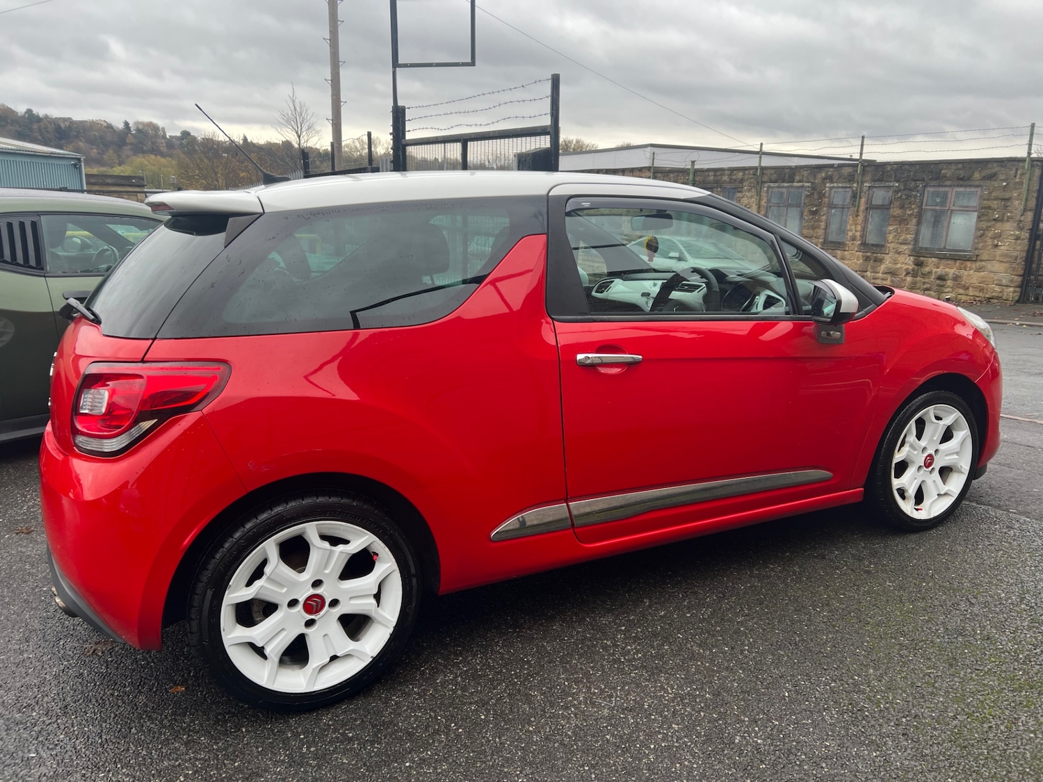 Used Citroen DS3 2011 for sale - 76554370: Photo 16