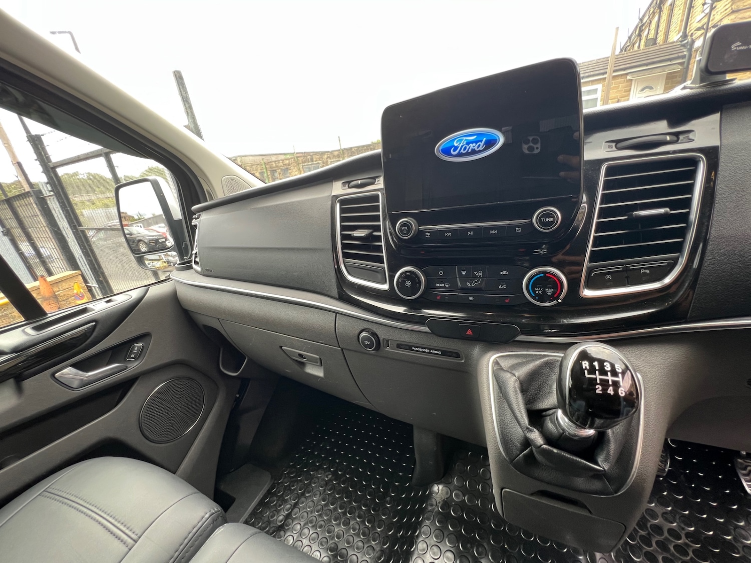 Used Ford Tourneo Custom 2018 for sale - 76596661: Photo 10