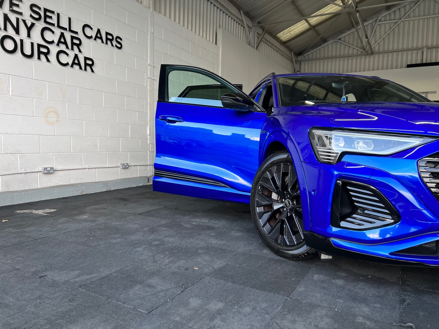 Used Audi Q8 2023 for sale - 76722043: Photo 28