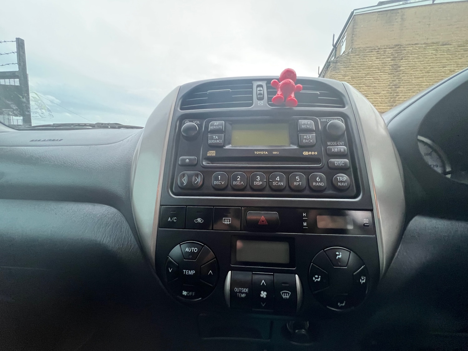 Used Toyota RAV4 2004 for sale - 76483193: Photo 12