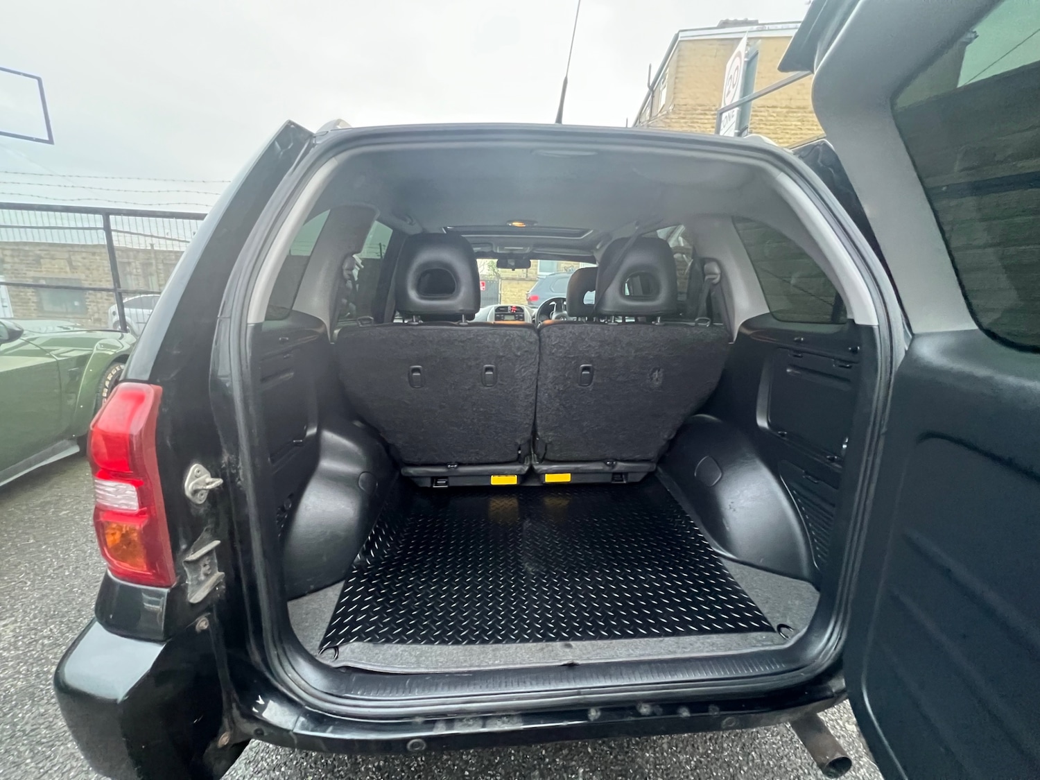 Used Toyota RAV4 2004 for sale - 76483193: Photo 16