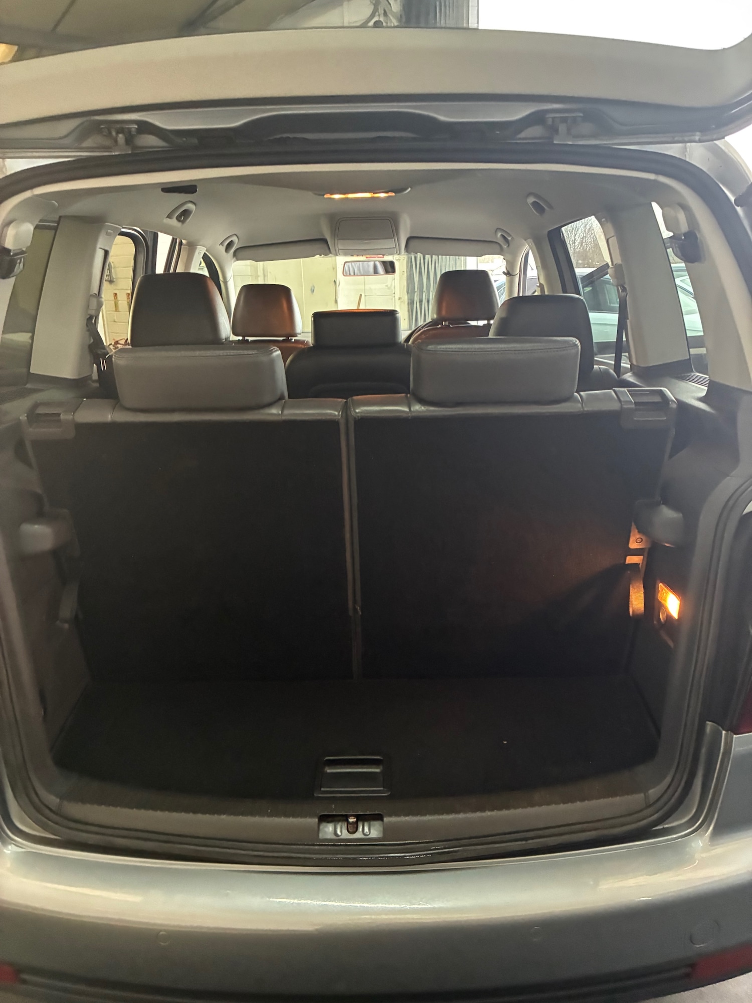 Used Volkswagen Touran 2008 for sale - 77055099: Photo 10