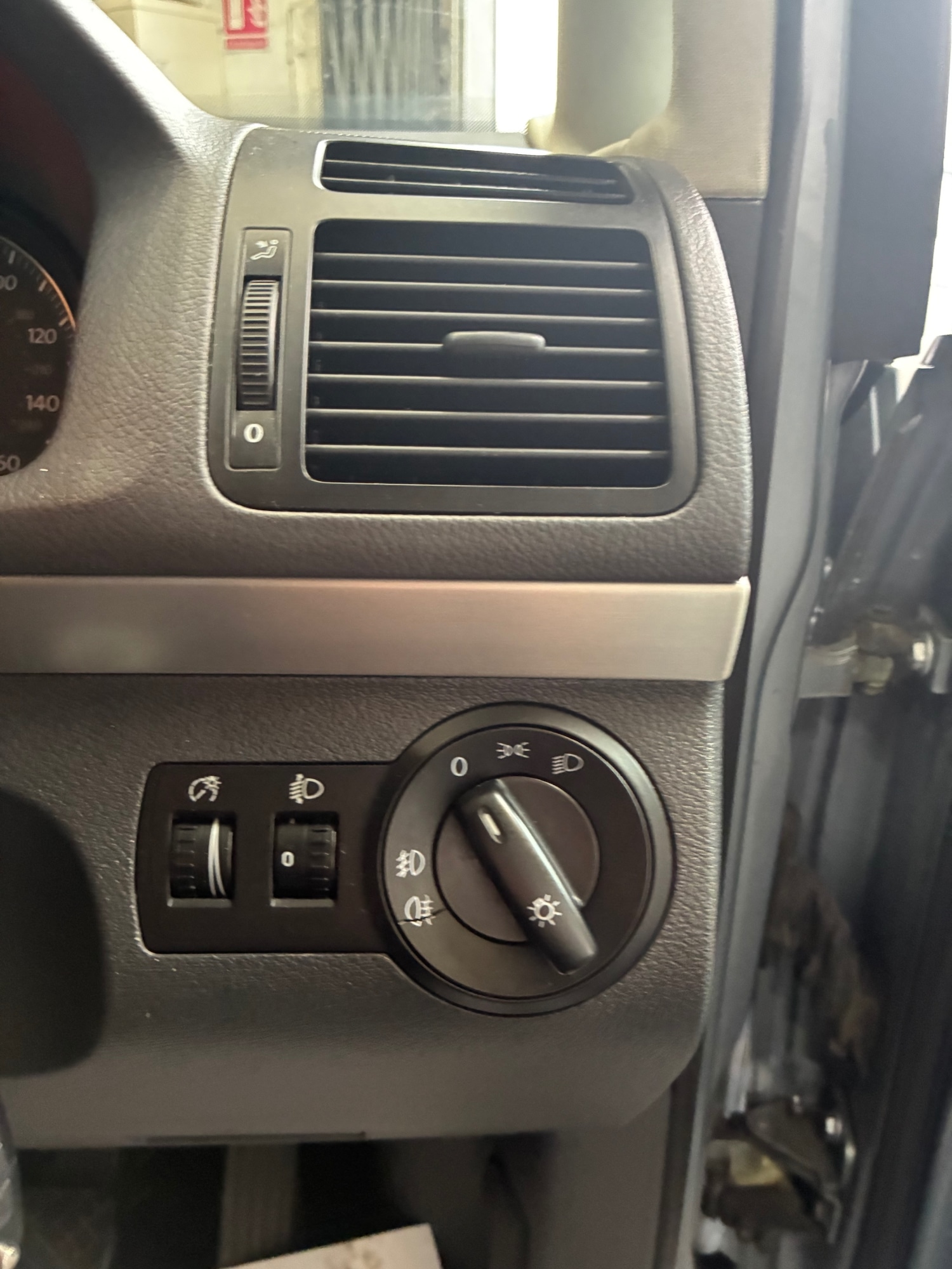 Used Volkswagen Touran 2008 for sale - 77055099: Photo 16