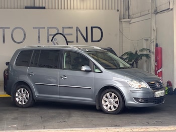 Used Volkswagen Touran 2008 for sale - 77055099: Photo
