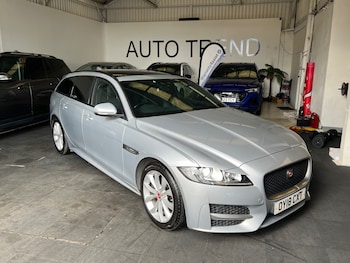 Used Jaguar XF 2018 for sale - 77873393: Photo