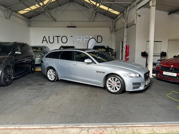 Used Jaguar XF 2018 for sale - 77873393: Photo