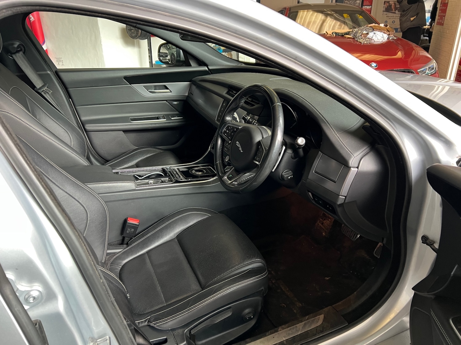 Used Jaguar XF 2018 for sale - 77873393: Photo 5